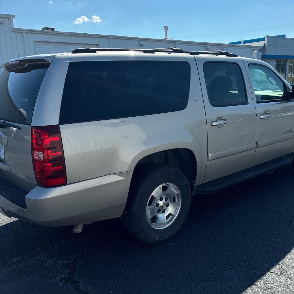Chevrolet Suburban 4WD 4dr 1500 LT w/2LT 2008