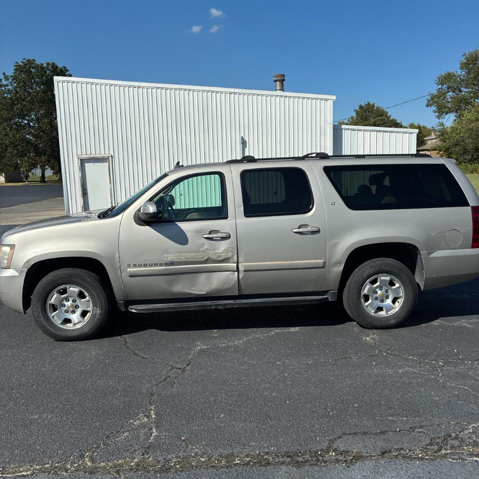 Chevrolet Suburban 4WD 4dr 1500 LT w/2LT 2008