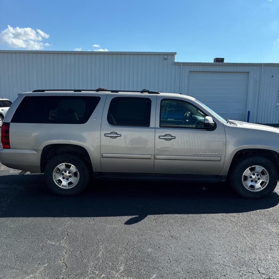 Chevrolet Suburban 4WD 4dr 1500 LT w/2LT 2008