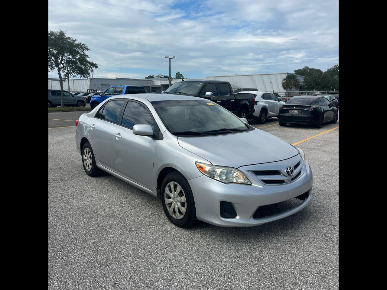 Toyota Corolla 4dr Sdn LE Auto (Natl) 2011