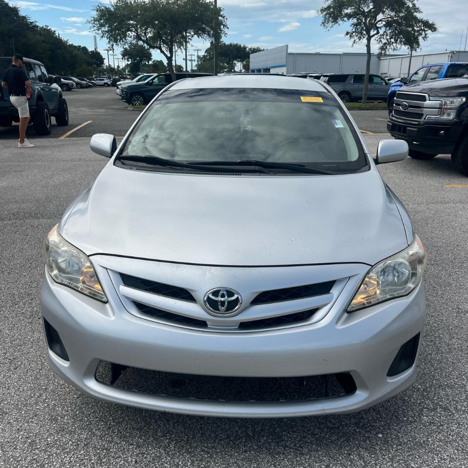 Toyota Corolla 4dr Sdn LE Auto (Natl) 2011