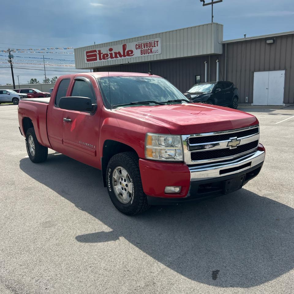 Chevrolet Silverado 1500 4WD Ext Cab 143.5" LT 2010