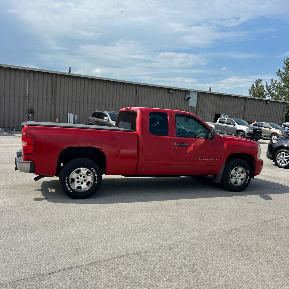 Chevrolet Silverado 1500 4WD Ext Cab 143.5" LT 2010