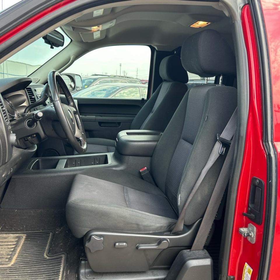 Chevrolet Silverado 1500 4WD Ext Cab 143.5" LT 2010