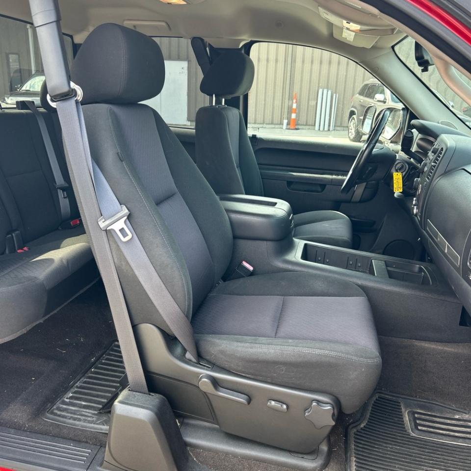Chevrolet Silverado 1500 4WD Ext Cab 143.5" LT 2010