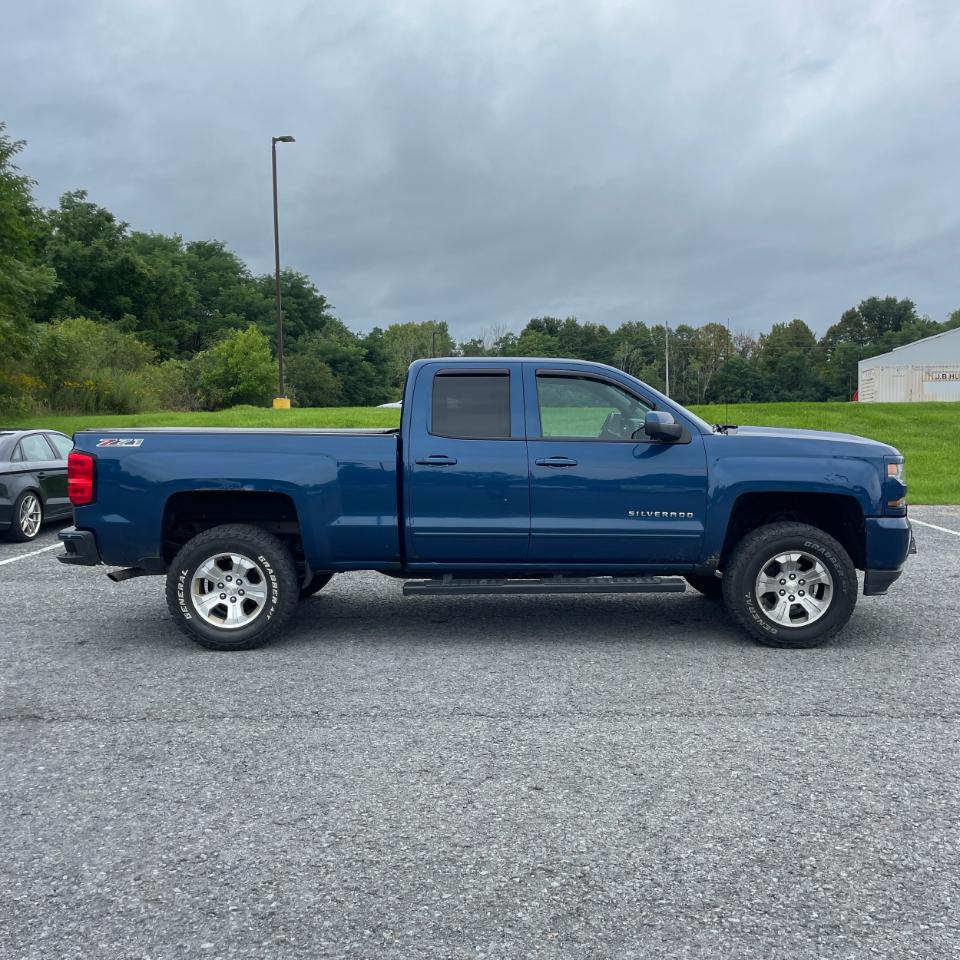 Chevrolet Silverado 1500 4WD Double Cab 143.5" LT w/2LT 2017