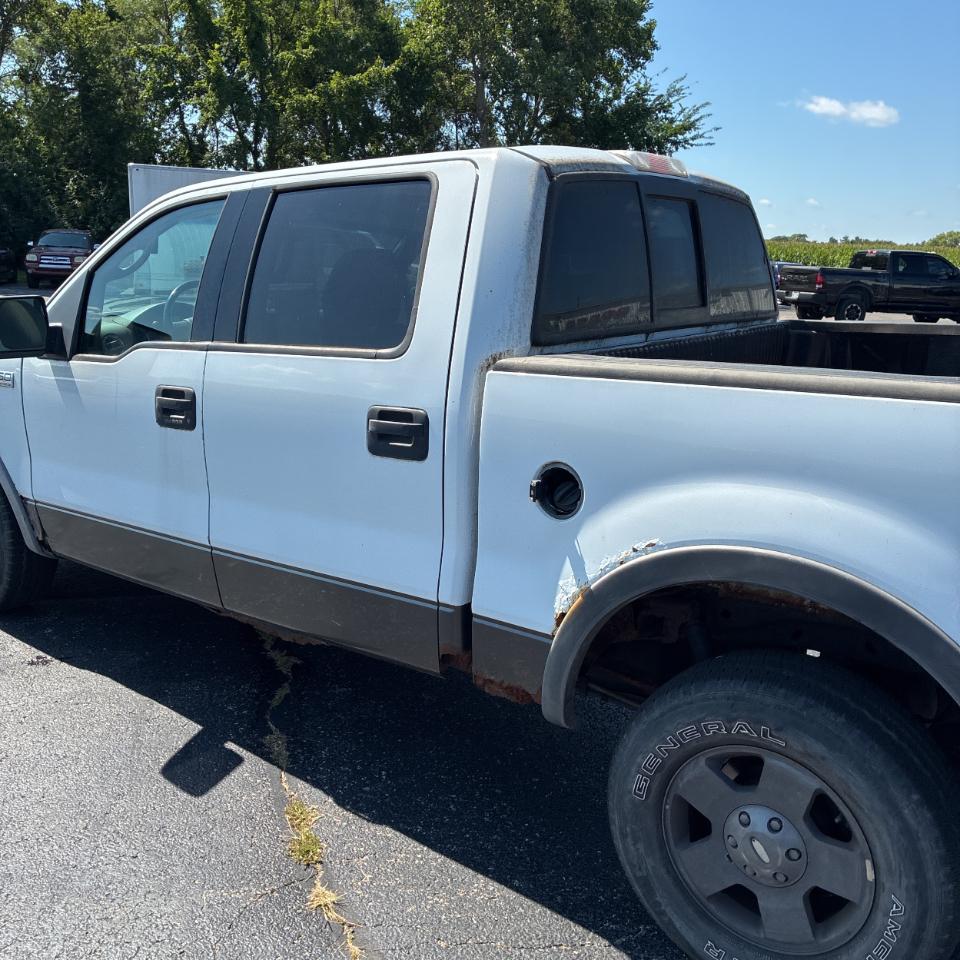 Ford F-150 SuperCrew 139" XLT 4WD 2004