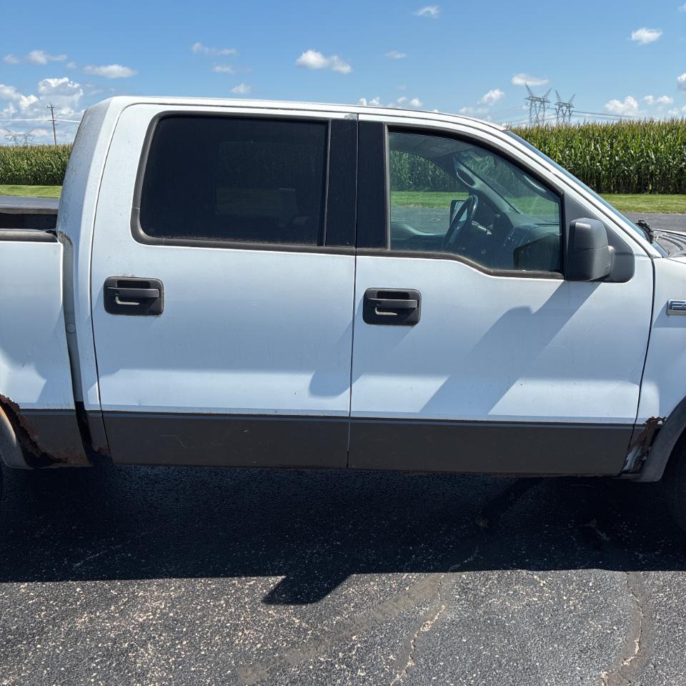 Ford F-150 SuperCrew 139" XLT 4WD 2004