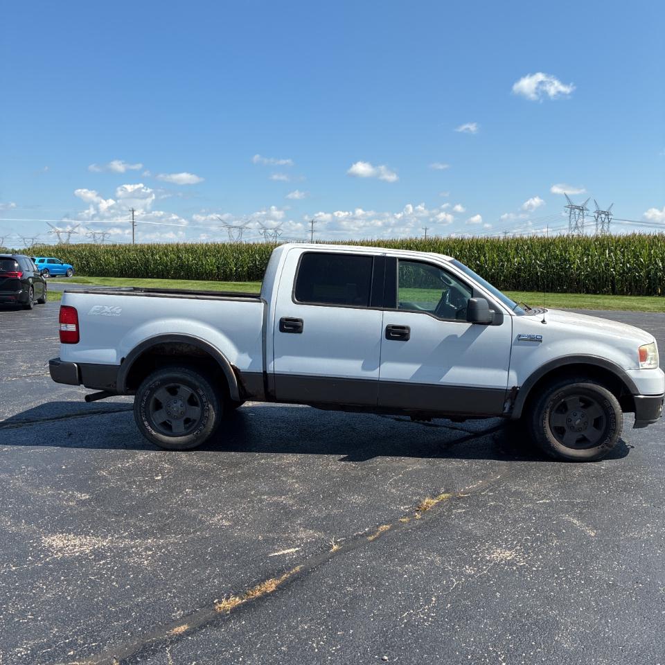 Ford F-150 SuperCrew 139" XLT 4WD 2004
