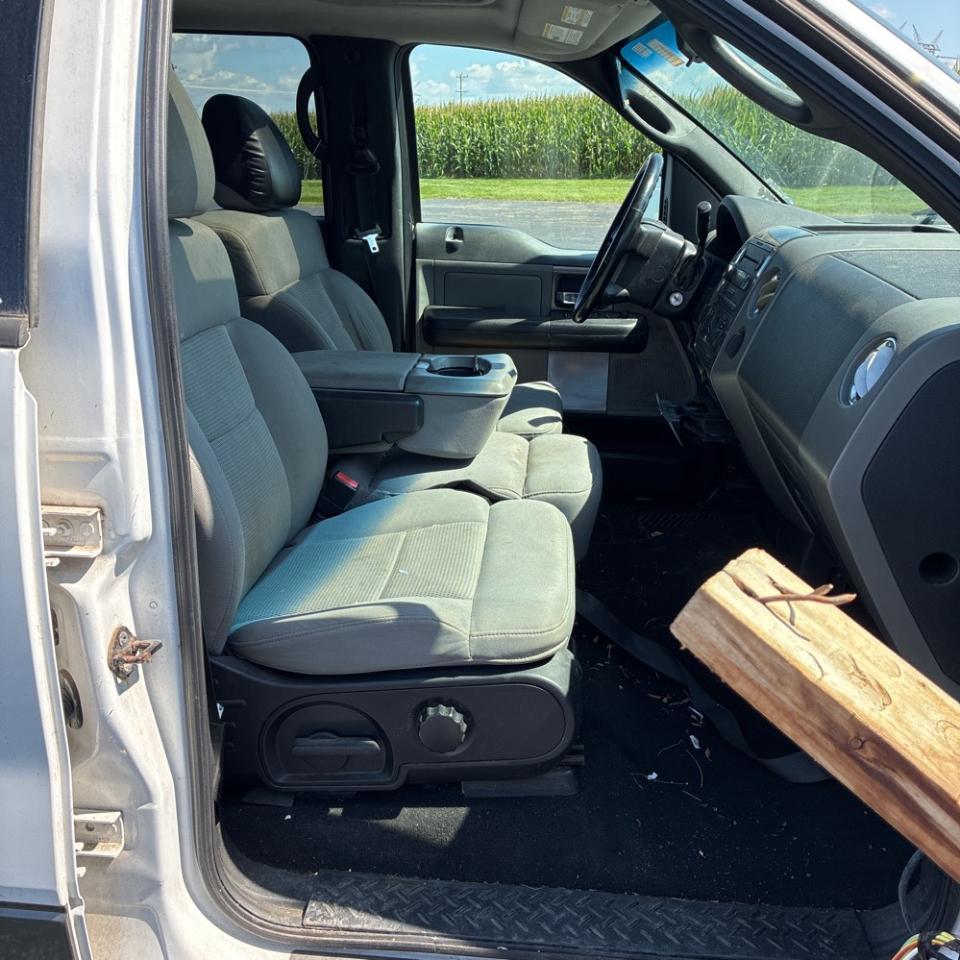 Ford F-150 SuperCrew 139" XLT 4WD 2004