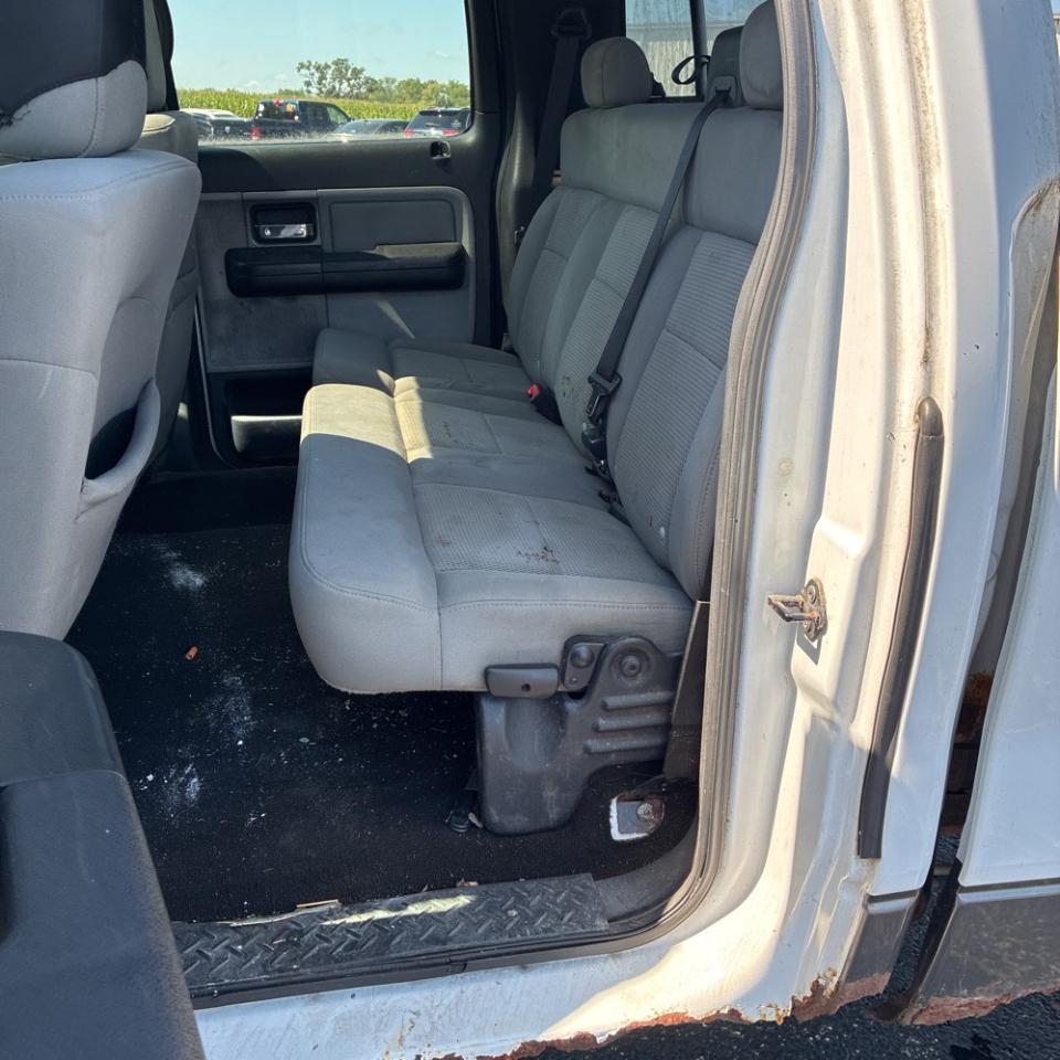 Ford F-150 SuperCrew 139" XLT 4WD 2004