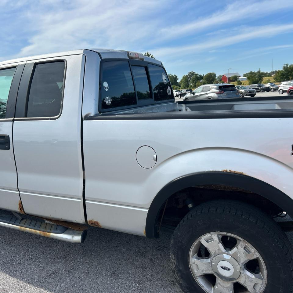 Ford F-150 4WD SuperCab 145" XL 2010