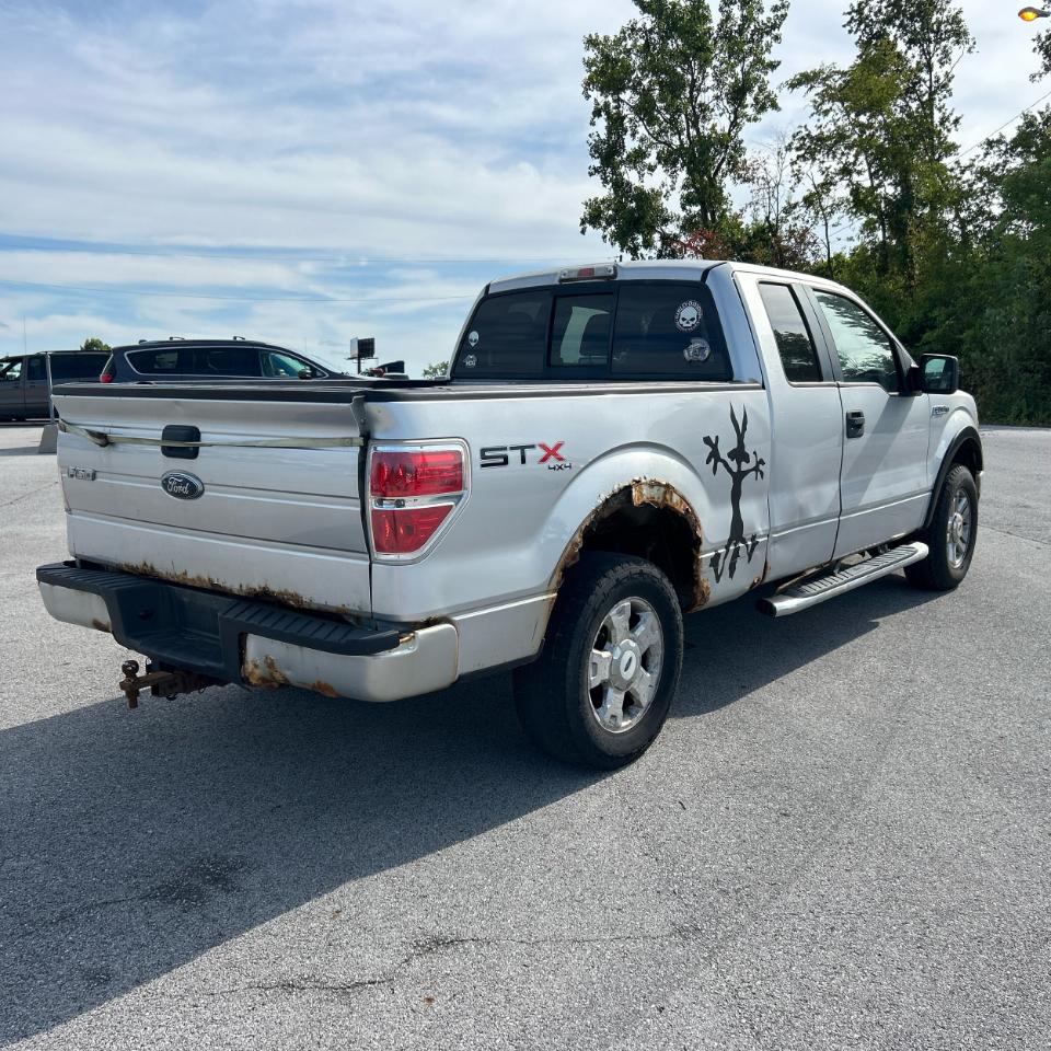 Ford F-150 4WD SuperCab 145" XL 2010