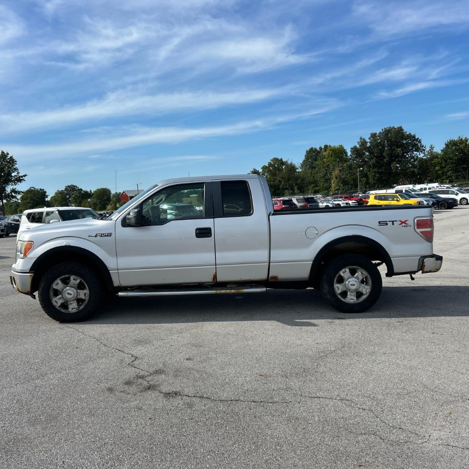 Ford F-150 4WD SuperCab 145" XL 2010