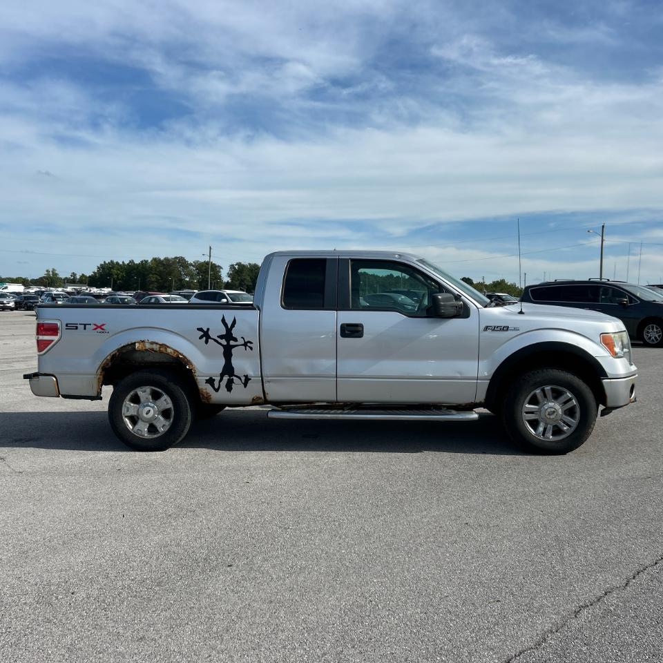 Ford F-150 4WD SuperCab 145" XL 2010