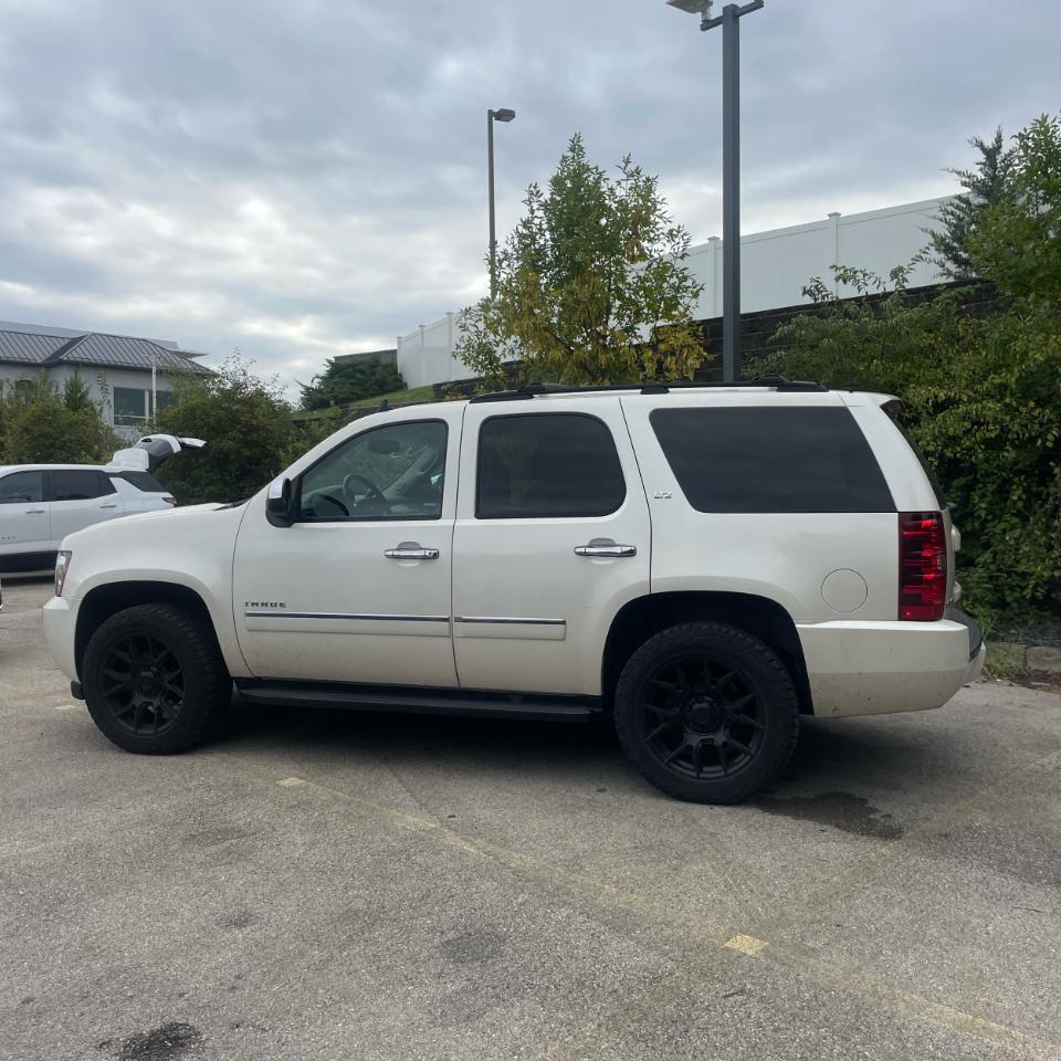 Chevrolet Tahoe 4WD 4dr 1500 LTZ 2013