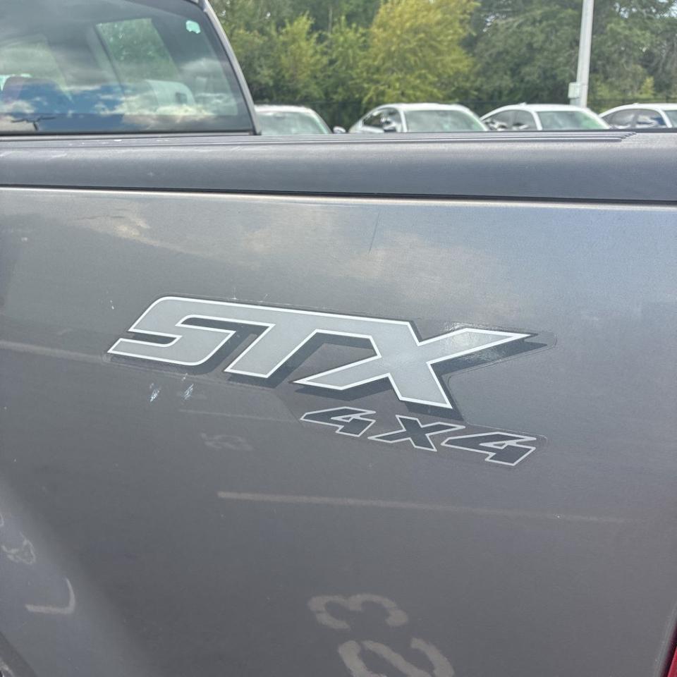 Ford F-150 4WD SuperCab 133" STX 2007
