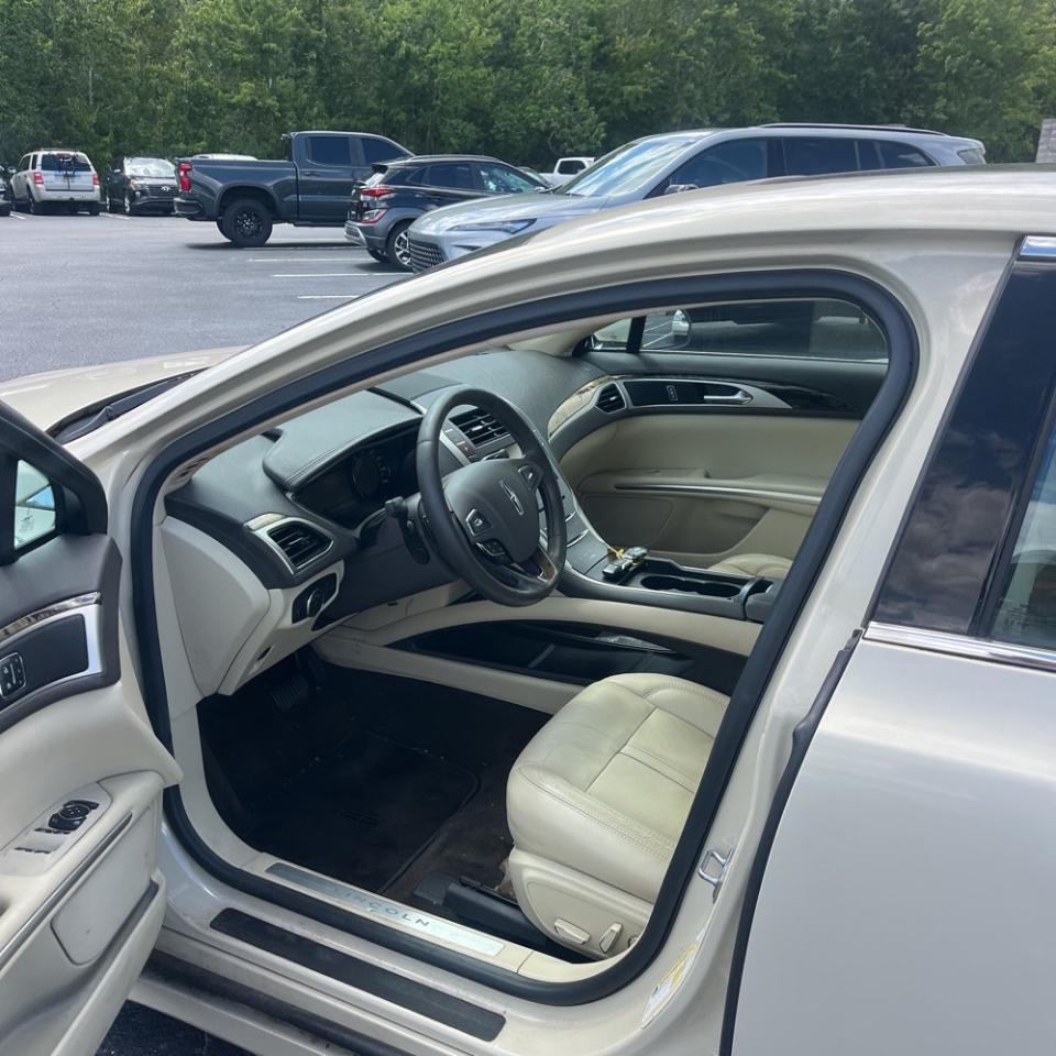 Lincoln MKZ 4dr Sdn FWD 2015