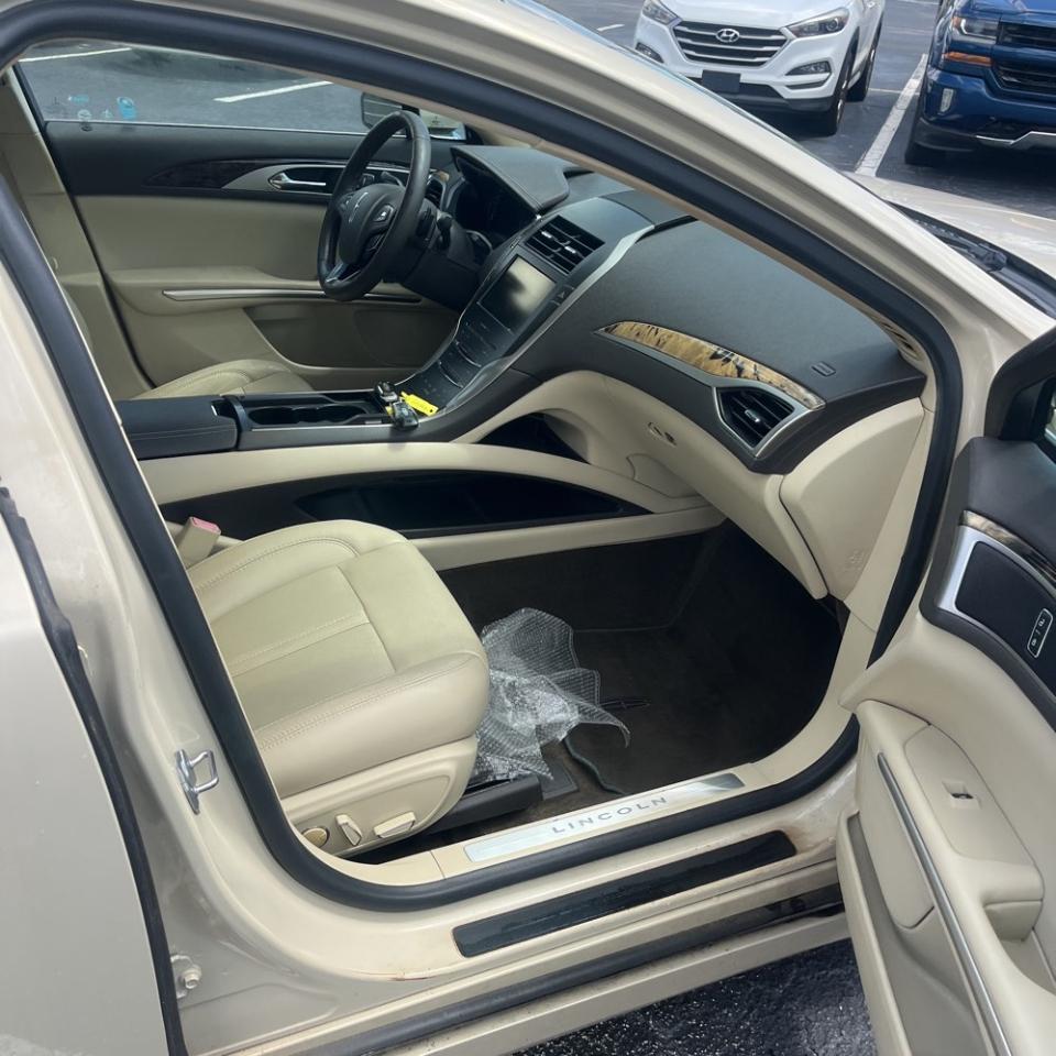 Lincoln MKZ 4dr Sdn FWD 2015