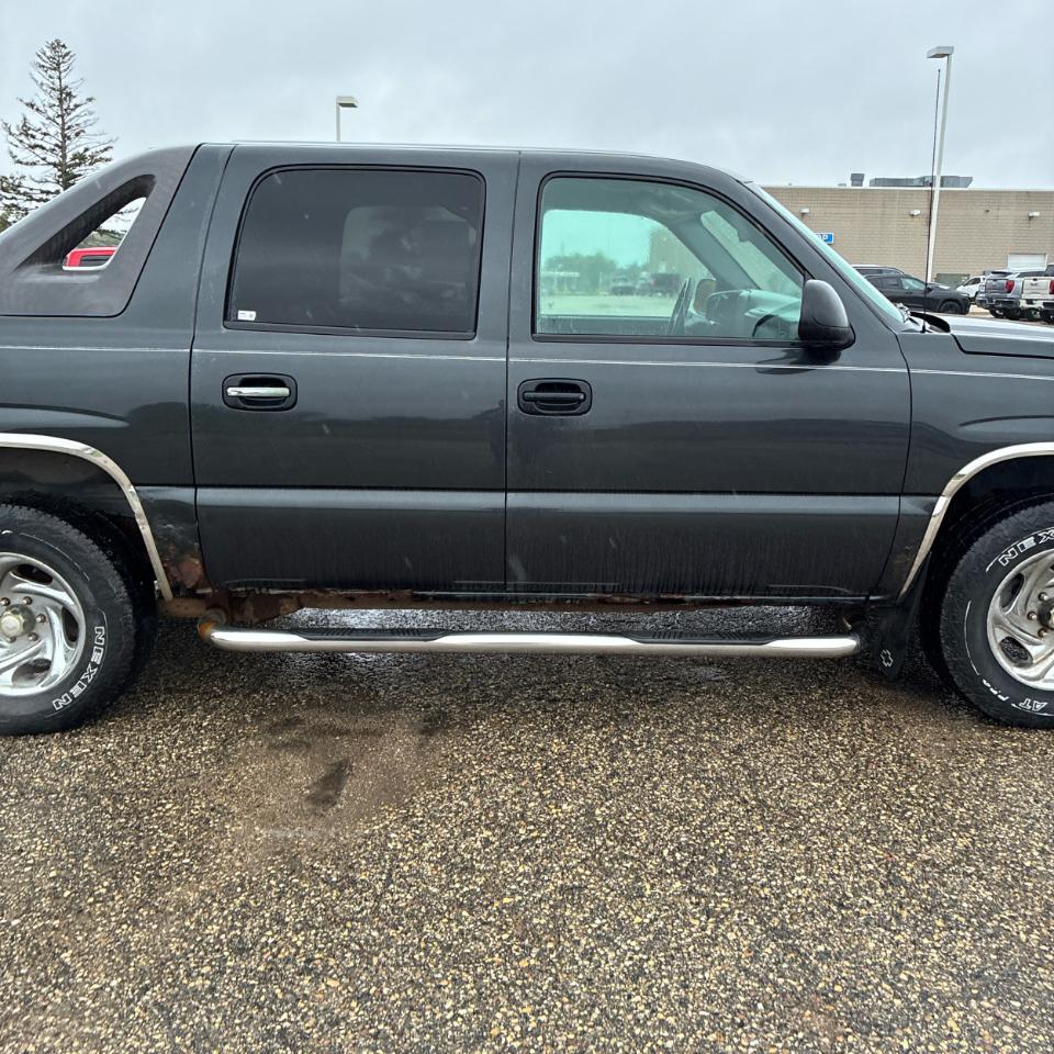 Chevrolet Avalanche 1500 5dr Crew Cab 130" WB 4WD Z71 2004
