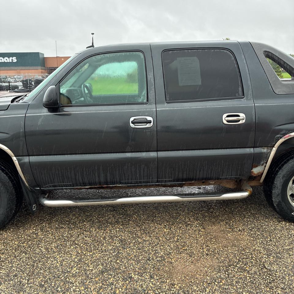 Chevrolet Avalanche 1500 5dr Crew Cab 130" WB 4WD Z71 2004