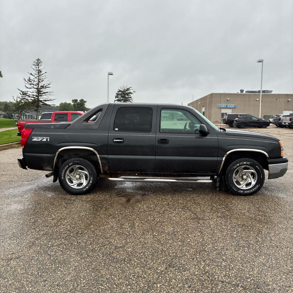 Chevrolet Avalanche 1500 5dr Crew Cab 130" WB 4WD Z71 2004