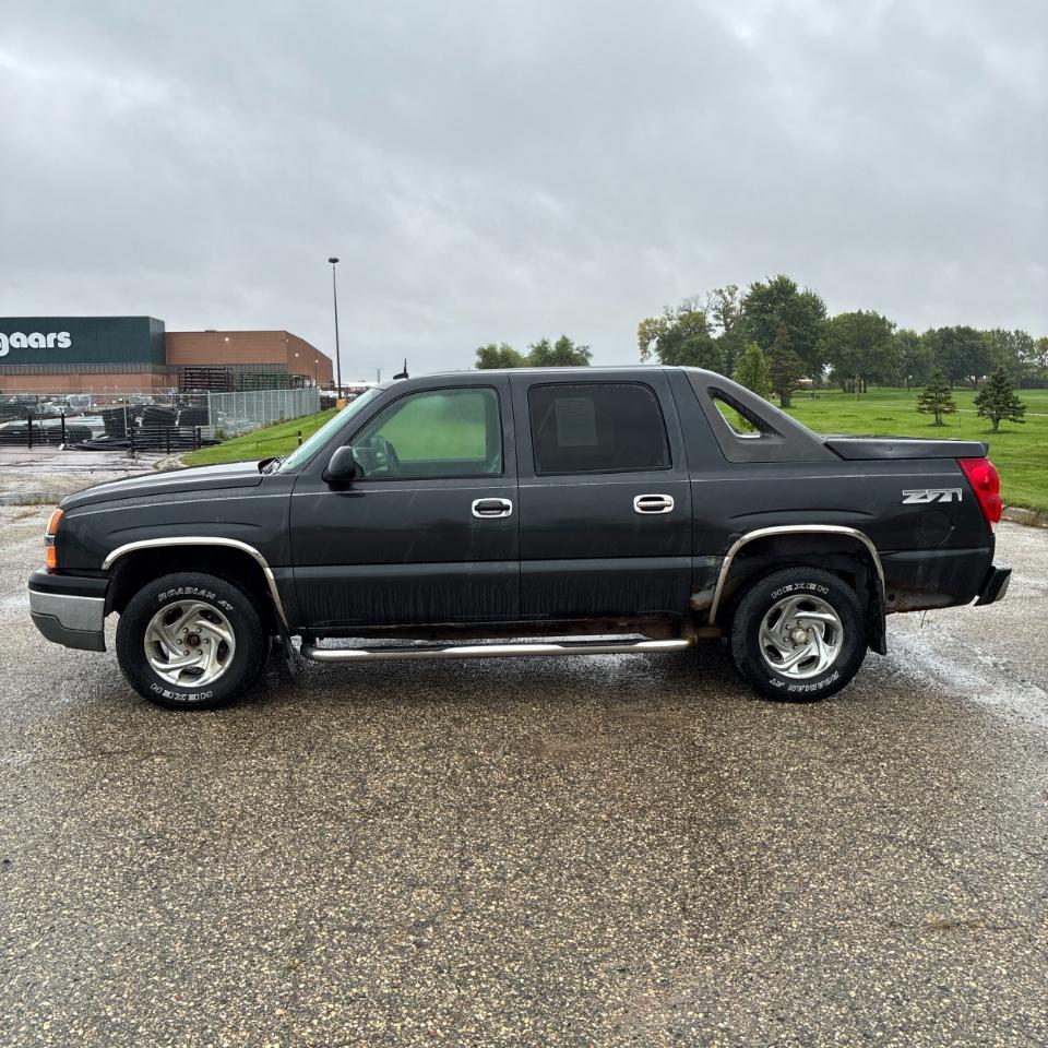 Chevrolet Avalanche 1500 5dr Crew Cab 130" WB 4WD Z71 2004