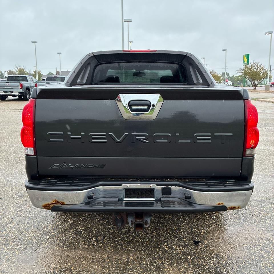 Chevrolet Avalanche 1500 5dr Crew Cab 130" WB 4WD Z71 2004