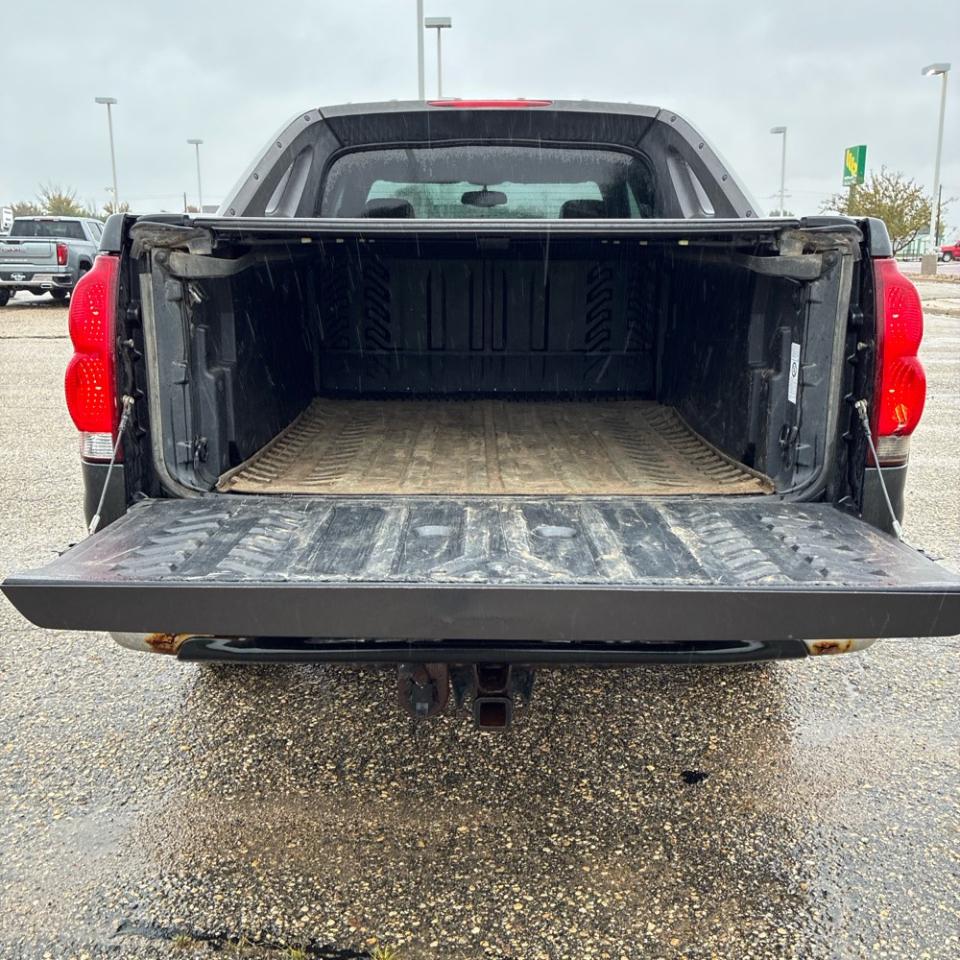Chevrolet Avalanche 1500 5dr Crew Cab 130" WB 4WD Z71 2004