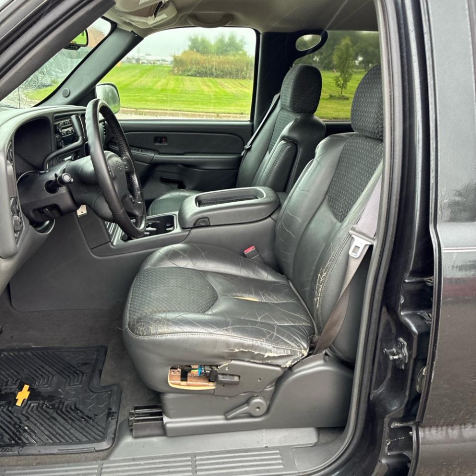 Chevrolet Avalanche 1500 5dr Crew Cab 130" WB 4WD Z71 2004