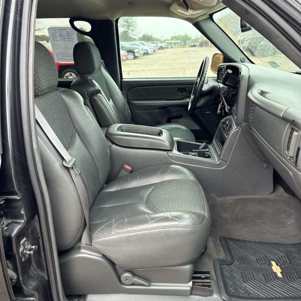 Chevrolet Avalanche 1500 5dr Crew Cab 130" WB 4WD Z71 2004
