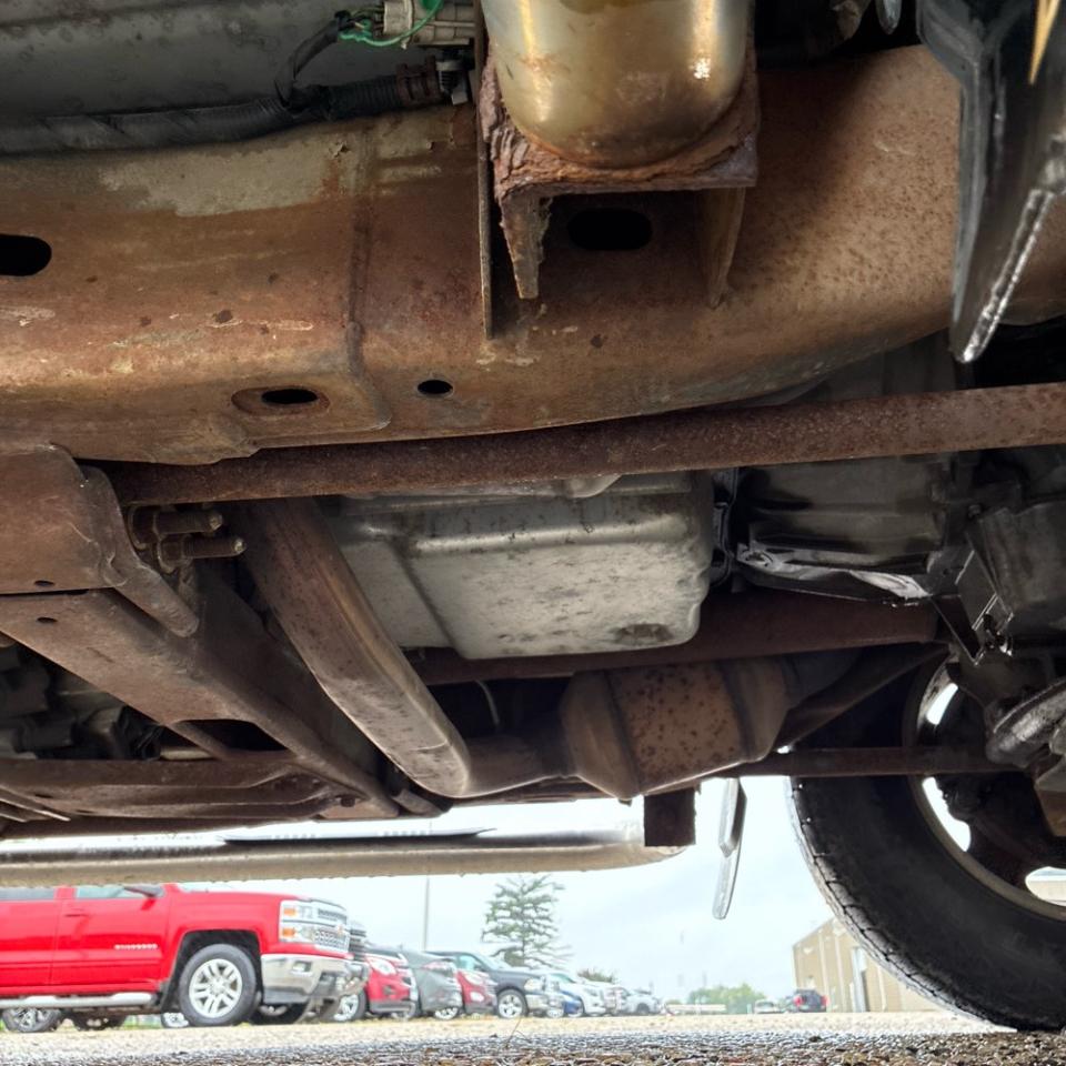 Chevrolet Avalanche 1500 5dr Crew Cab 130" WB 4WD Z71 2004