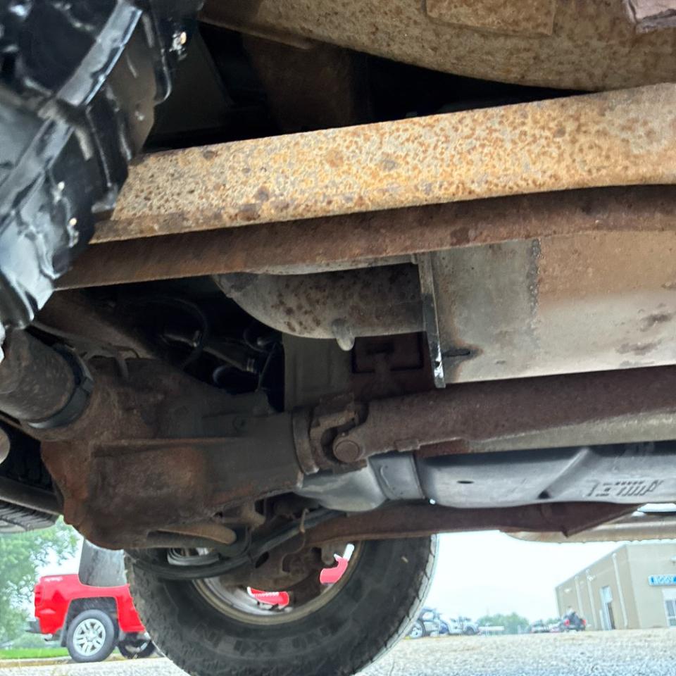 Chevrolet Avalanche 1500 5dr Crew Cab 130" WB 4WD Z71 2004
