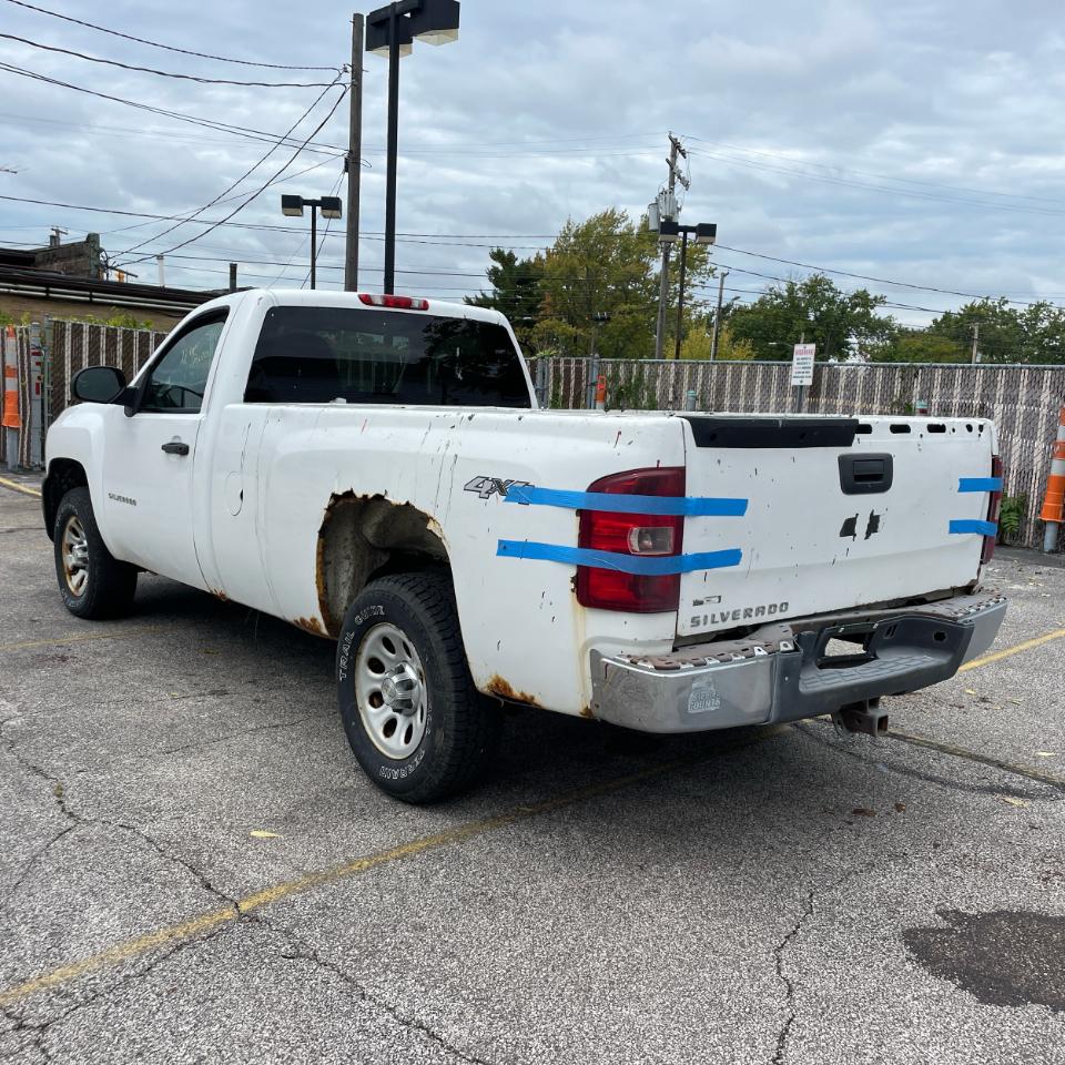 Chevrolet Silverado 1500 4WD Reg Cab 133.0" Work Truck 2010