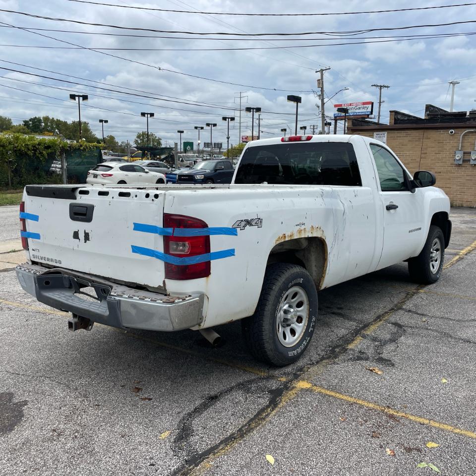 Chevrolet Silverado 1500 4WD Reg Cab 133.0" Work Truck 2010