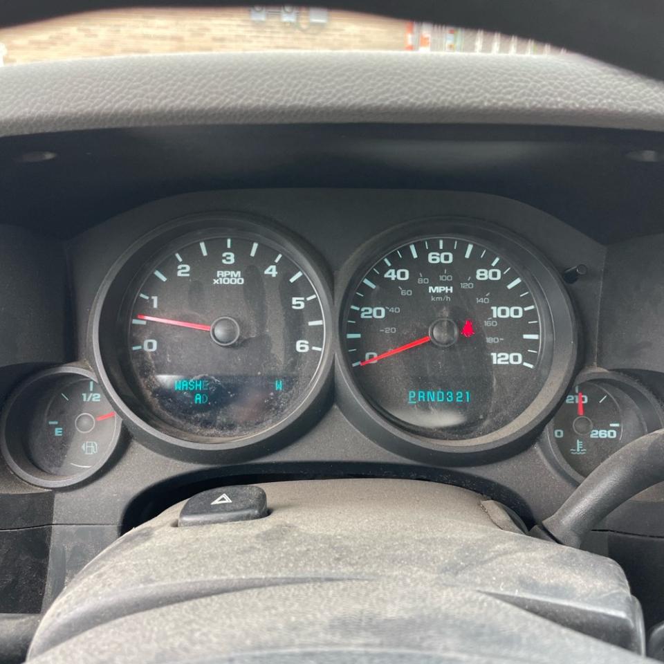 Chevrolet Silverado 1500 4WD Reg Cab 133.0" Work Truck 2010