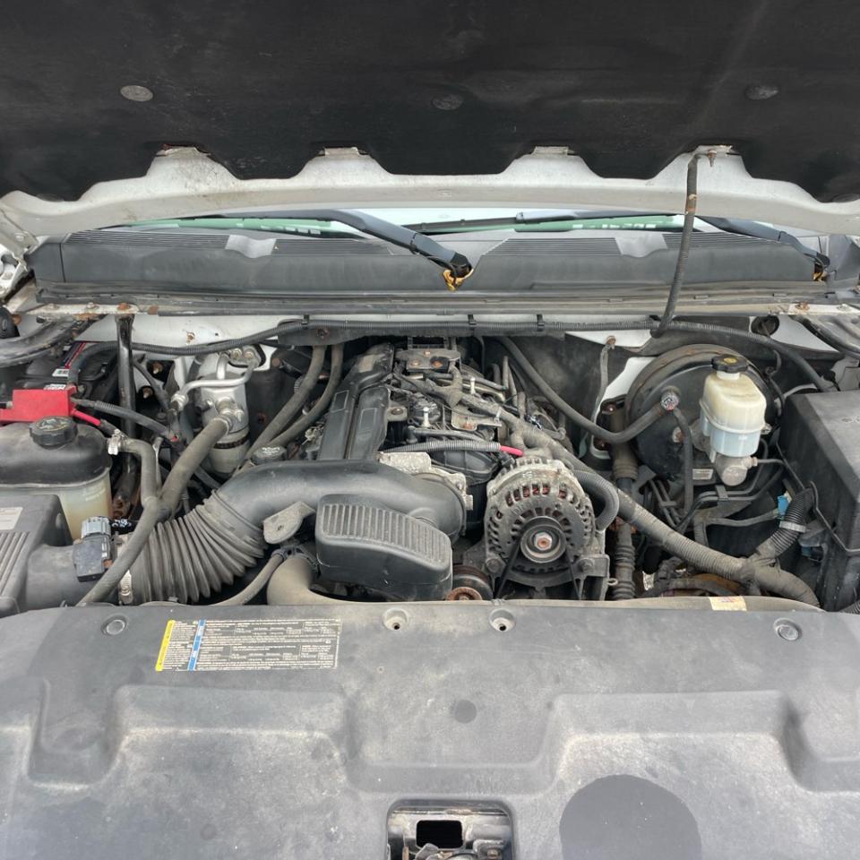 Chevrolet Silverado 1500 4WD Reg Cab 133.0" Work Truck 2010