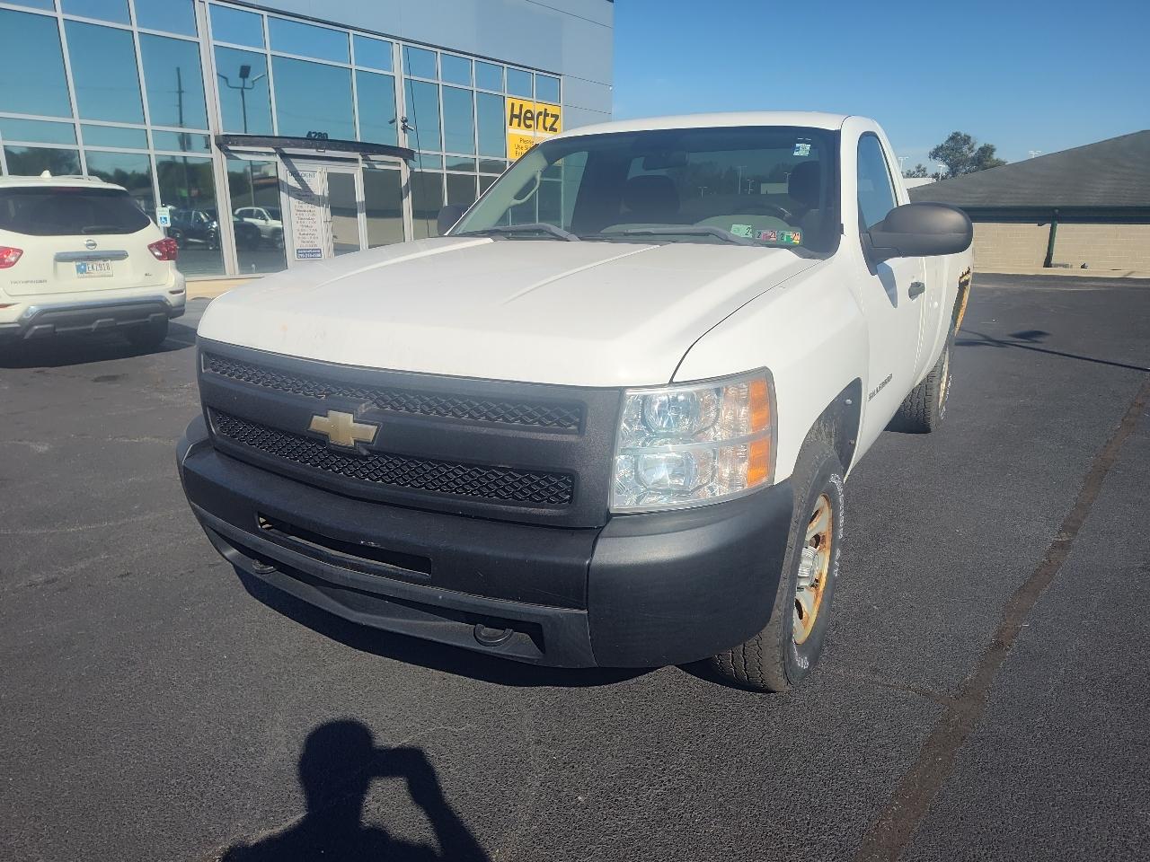 Chevrolet Silverado 1500 4WD Reg Cab 133.0" Work Truck 2010