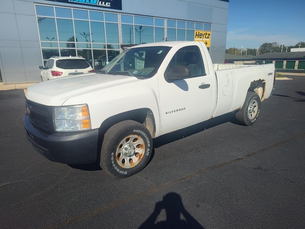 Chevrolet Silverado 1500 4WD Reg Cab 133.0" Work Truck 2010
