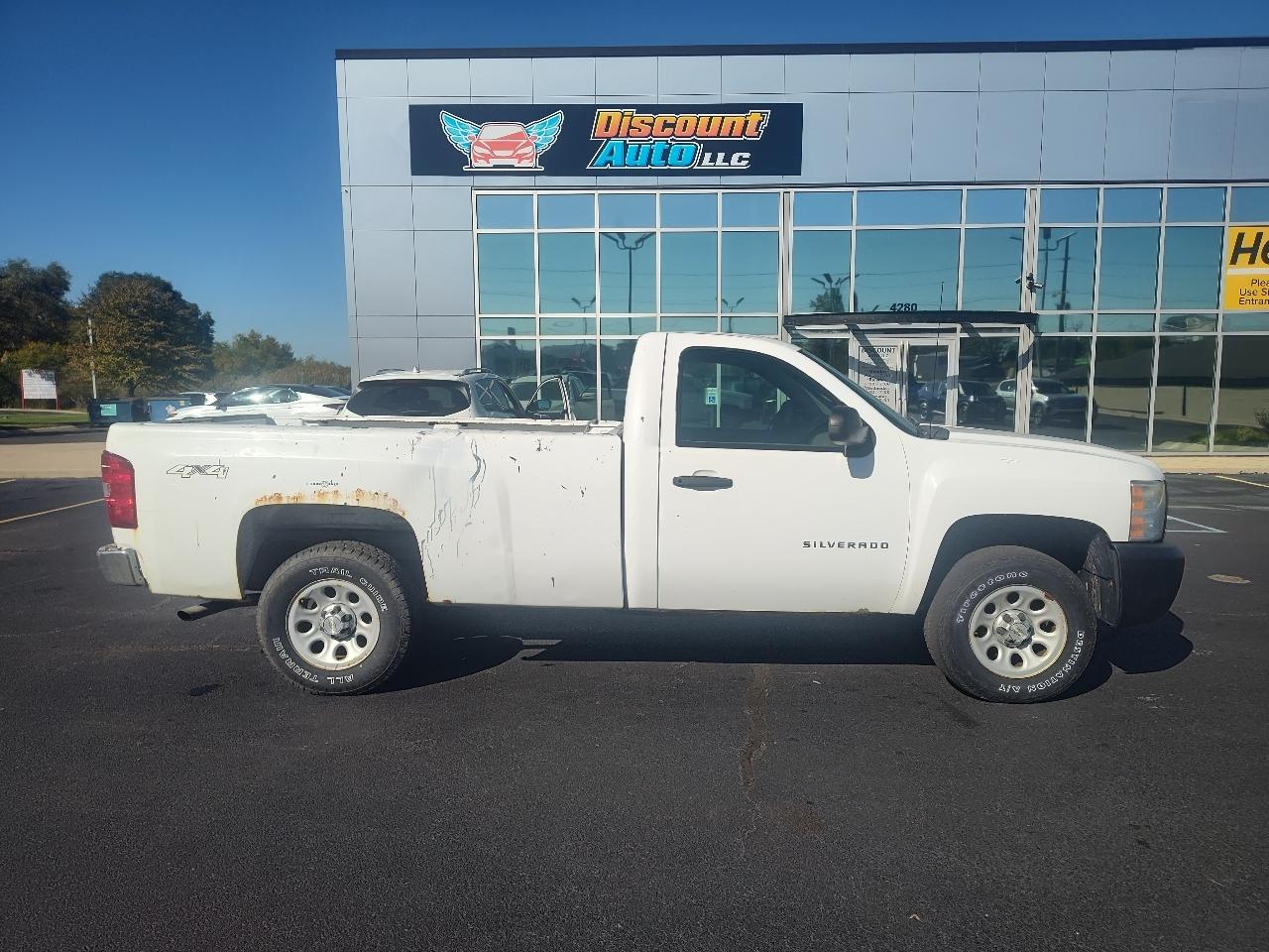 Chevrolet Silverado 1500 4WD Reg Cab 133.0" Work Truck 2010