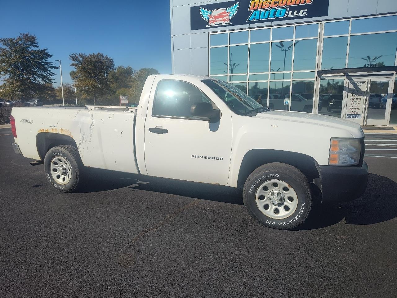 Chevrolet Silverado 1500 4WD Reg Cab 133.0" Work Truck 2010