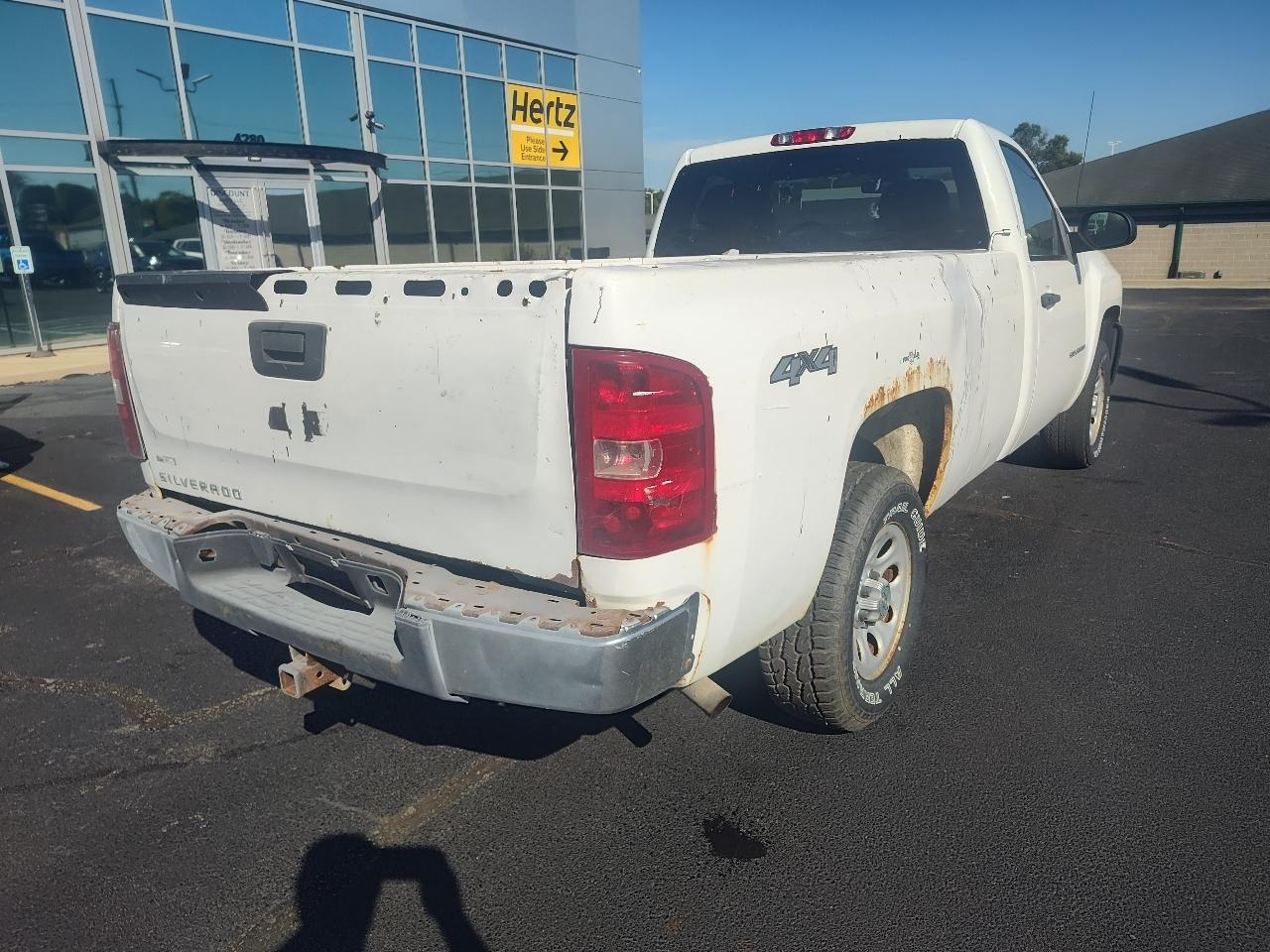 Chevrolet Silverado 1500 4WD Reg Cab 133.0" Work Truck 2010