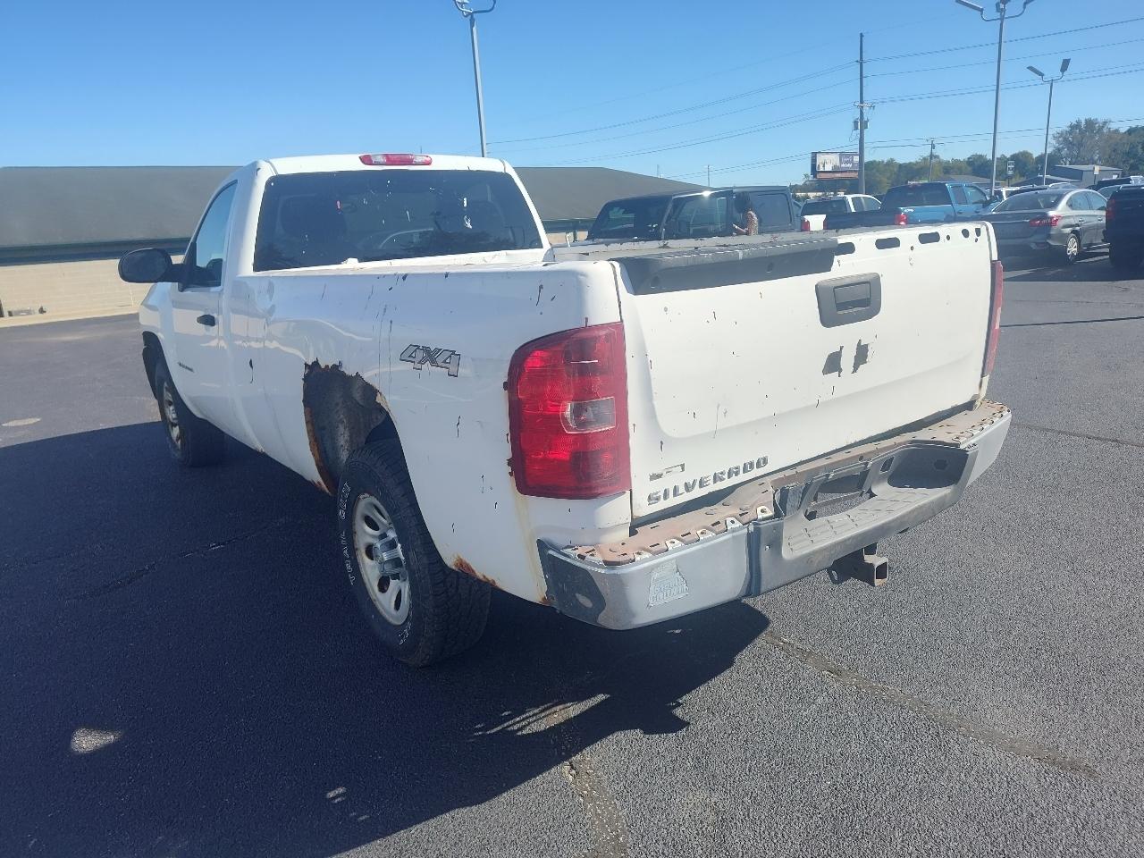 Chevrolet Silverado 1500 4WD Reg Cab 133.0" Work Truck 2010
