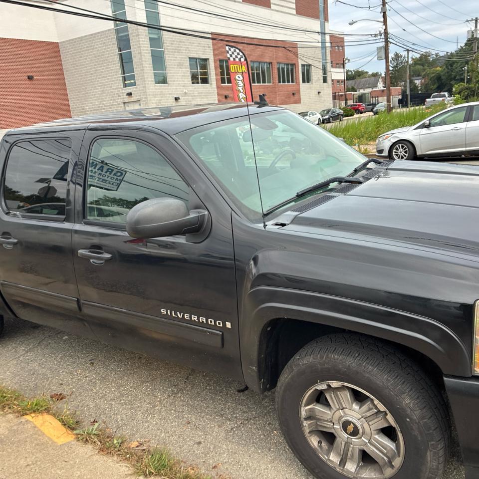 Chevrolet Silverado 1500 4WD Crew Cab 143.5" LT 2009
