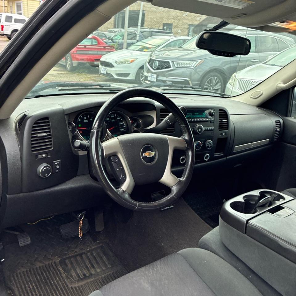 Chevrolet Silverado 1500 4WD Crew Cab 143.5" LT 2009