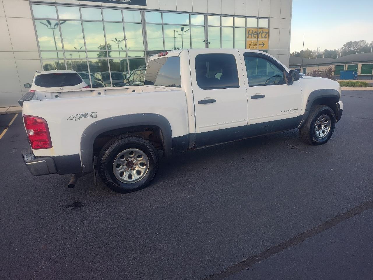 Chevrolet Silverado 1500 4WD Crew Cab 143.5" LT 2009