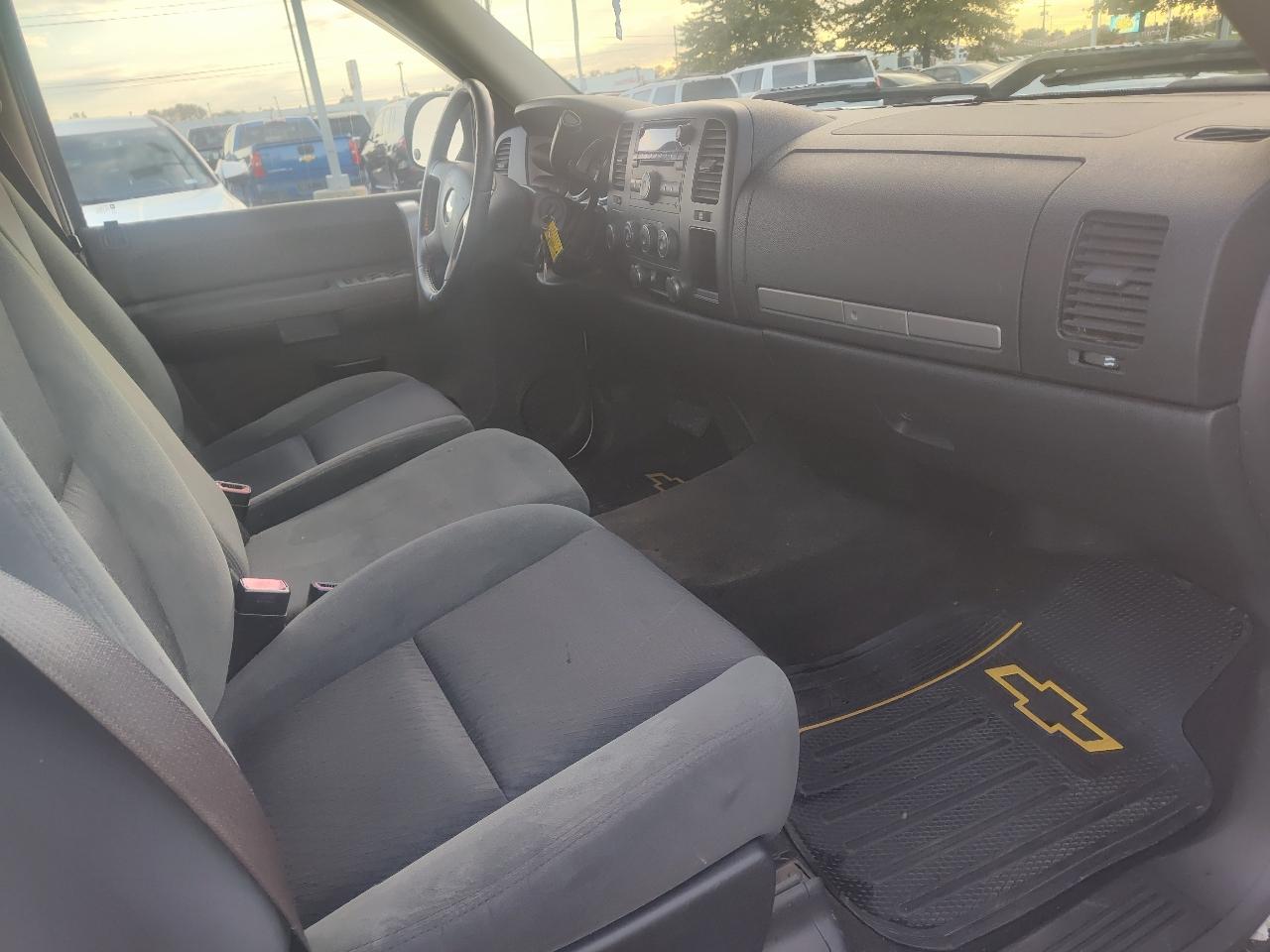 Chevrolet Silverado 1500 4WD Crew Cab 143.5" LT 2009