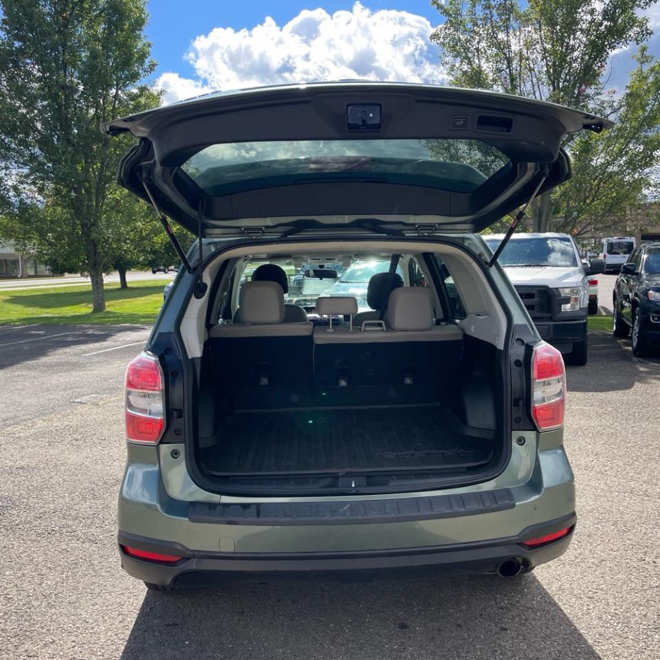 Subaru Forester 4dr Auto 2.5i Touring PZEV 2014