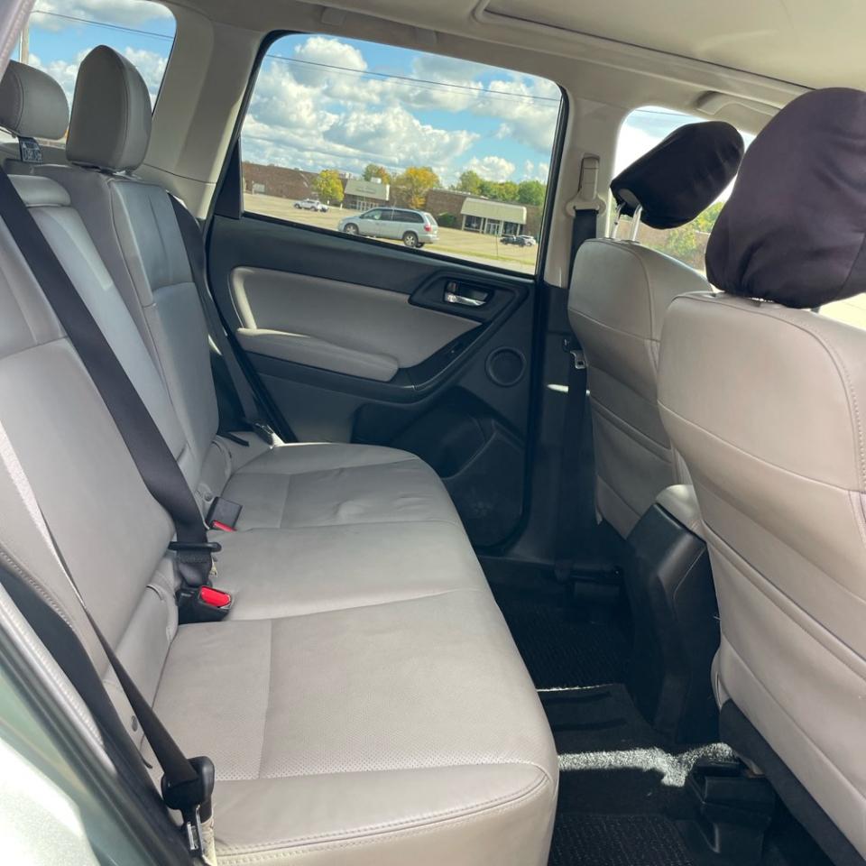 Subaru Forester 4dr Auto 2.5i Touring PZEV 2014