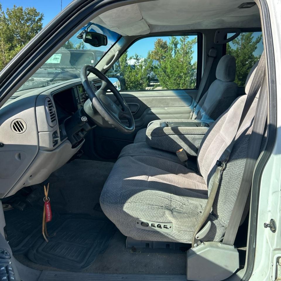 GMC Sierra 2500 Crew Cab 4dr 154.5" WB 4WD 2000